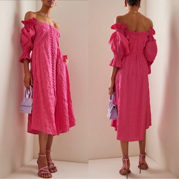 ๐บ๐HP๐๐บ NWT Cult Gaia Simona Off-The-Shoulder Ruffled Midi Dress Dragonfruit - Picture 8 of 16